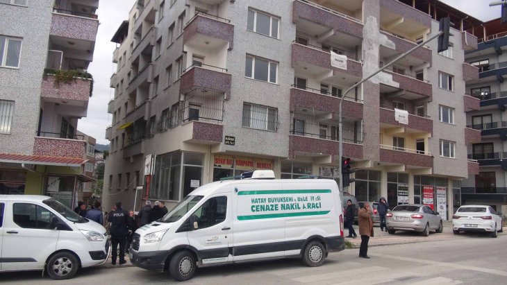 Boşanan çift evde ölü bulundu