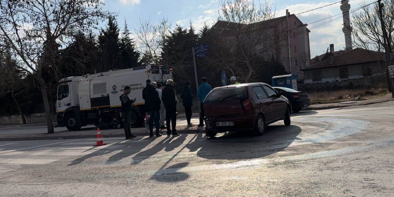 Konya’da 2 araç çarpıştı, 5 kişi yaralandı
