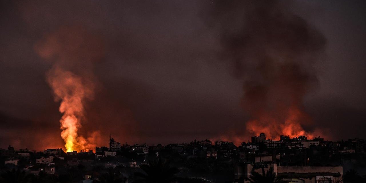 İsrail gece boyu Gazze’yi bombaladı