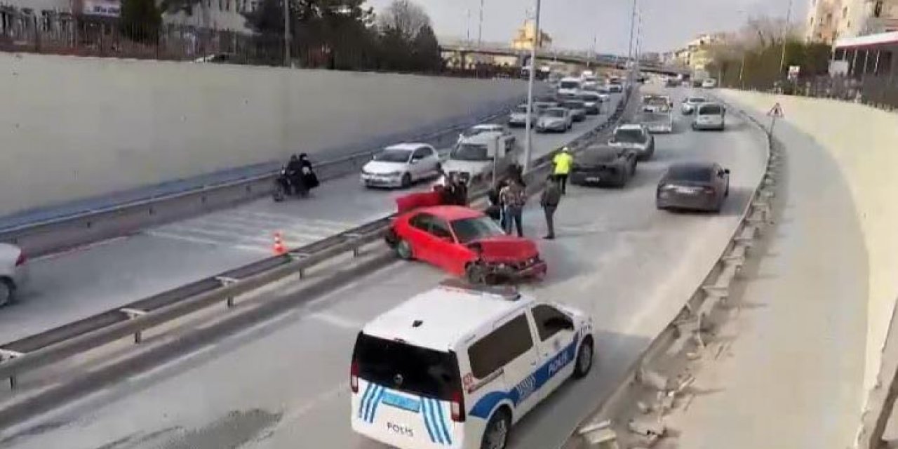 Konya’da bariyere çarpan otomobilden 2 kişi yaralı çıktı