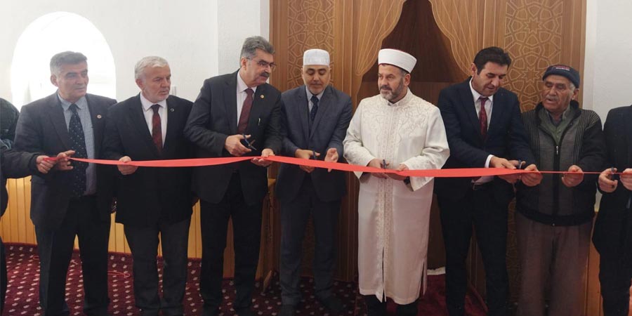 Konya’da yapımı tamamlanan Sırçalı Camii ibadete açıldı