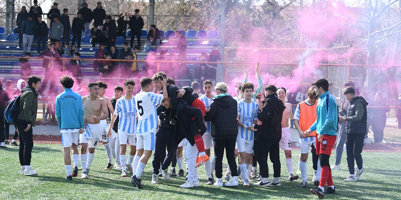 Konya U16 Futbol Ligi’nde şampiyonlar kupalarını aldı
