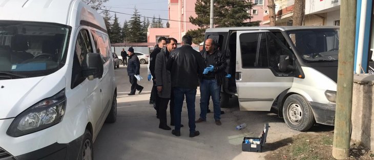 Konya'da kovalamaca! Aracıyla kaçak göçmenleri taşıyan ehliyetsiz sürücü yakalandı