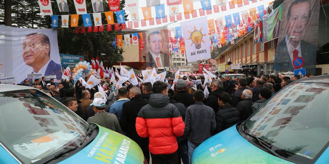 AK Parti, Konya’da miting gibi SKM açılışı yaptı