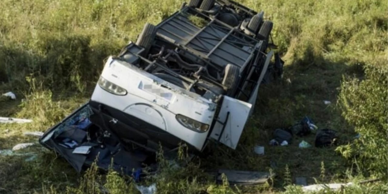 Otobüs köprüden uçtu! 31 kişi hayatını kaybetti