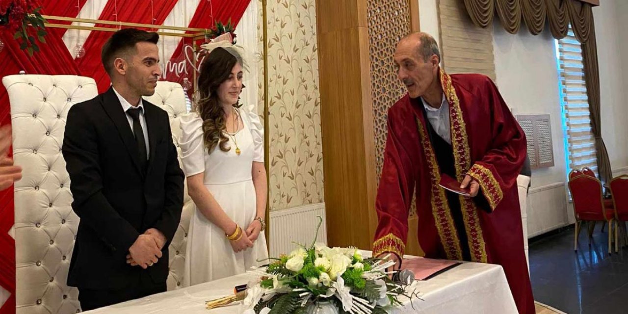 Konya’da öğretmen ve bekçi çifti nikah için yaptıklarıyla haber oldu