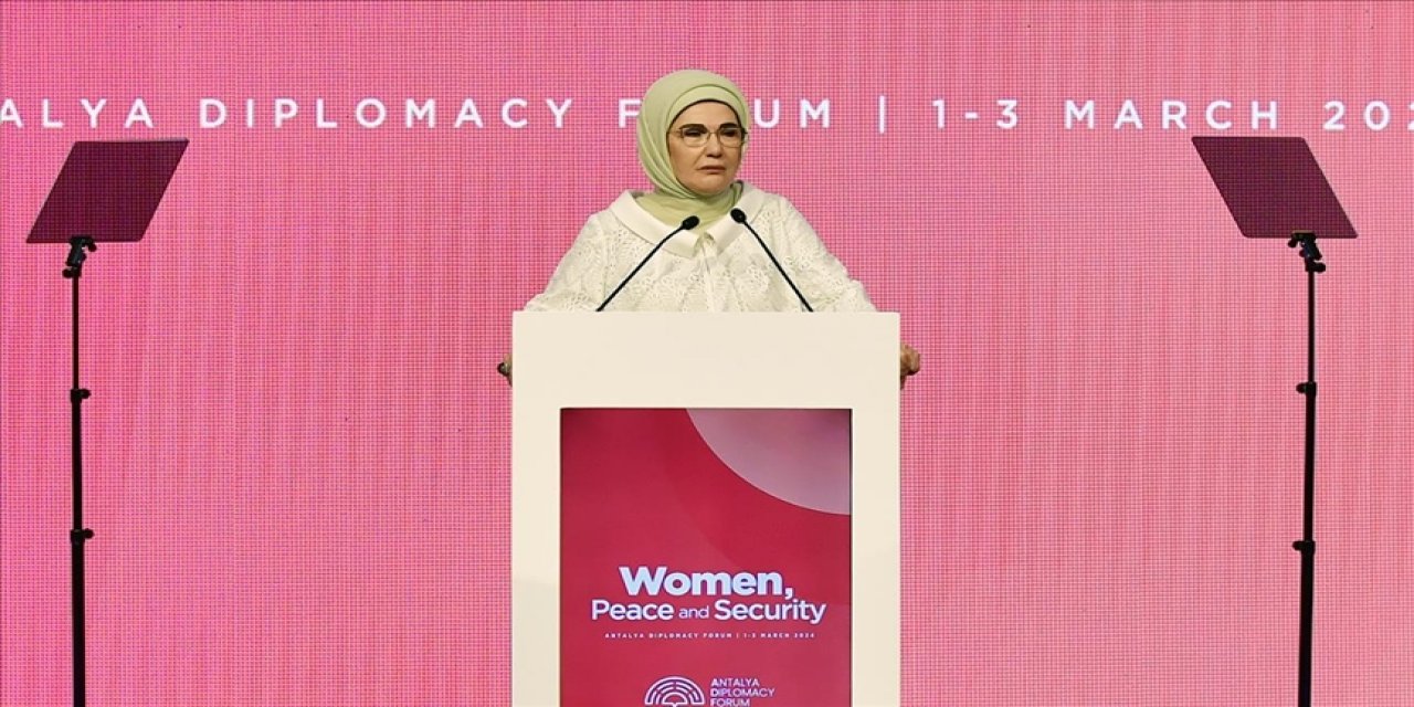 Emine Erdoğan: Kadınların olmadığı barış sürecinde başarı beklenemez