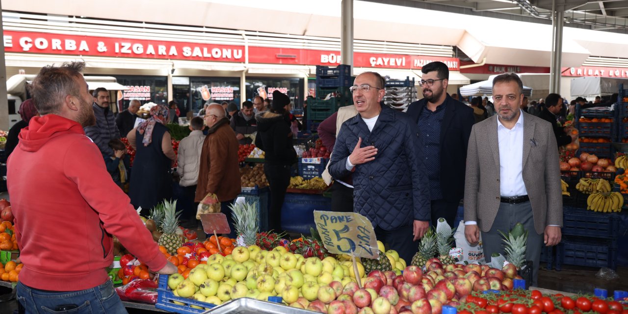 Başkan Kavuş, Muhacir Pazarı’nda esnaf ve vatandaşlarla buluştu