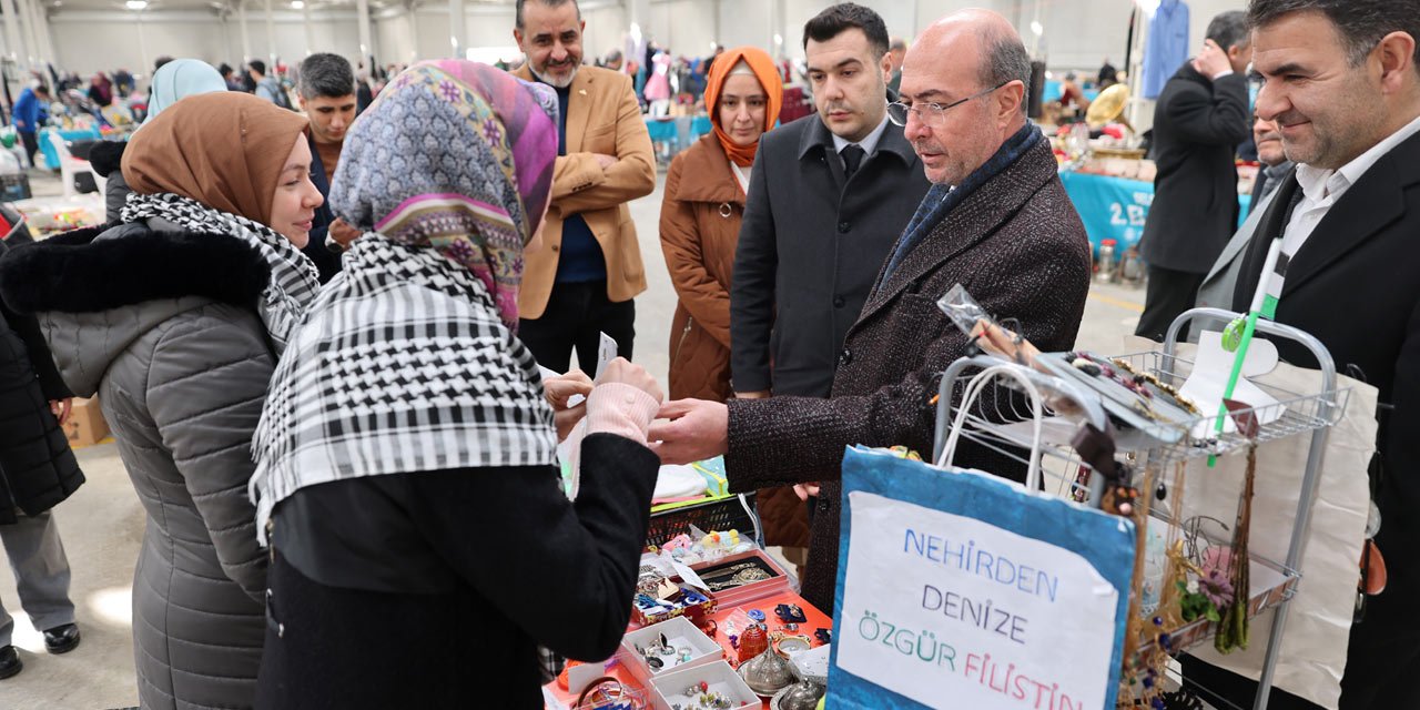 Başkan Pekyatırmacı, Konya’nın en ucuz pazarını ziyaret etti