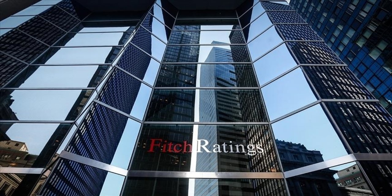 Fitch, Türkiye'nin kredi notunu yükseltti