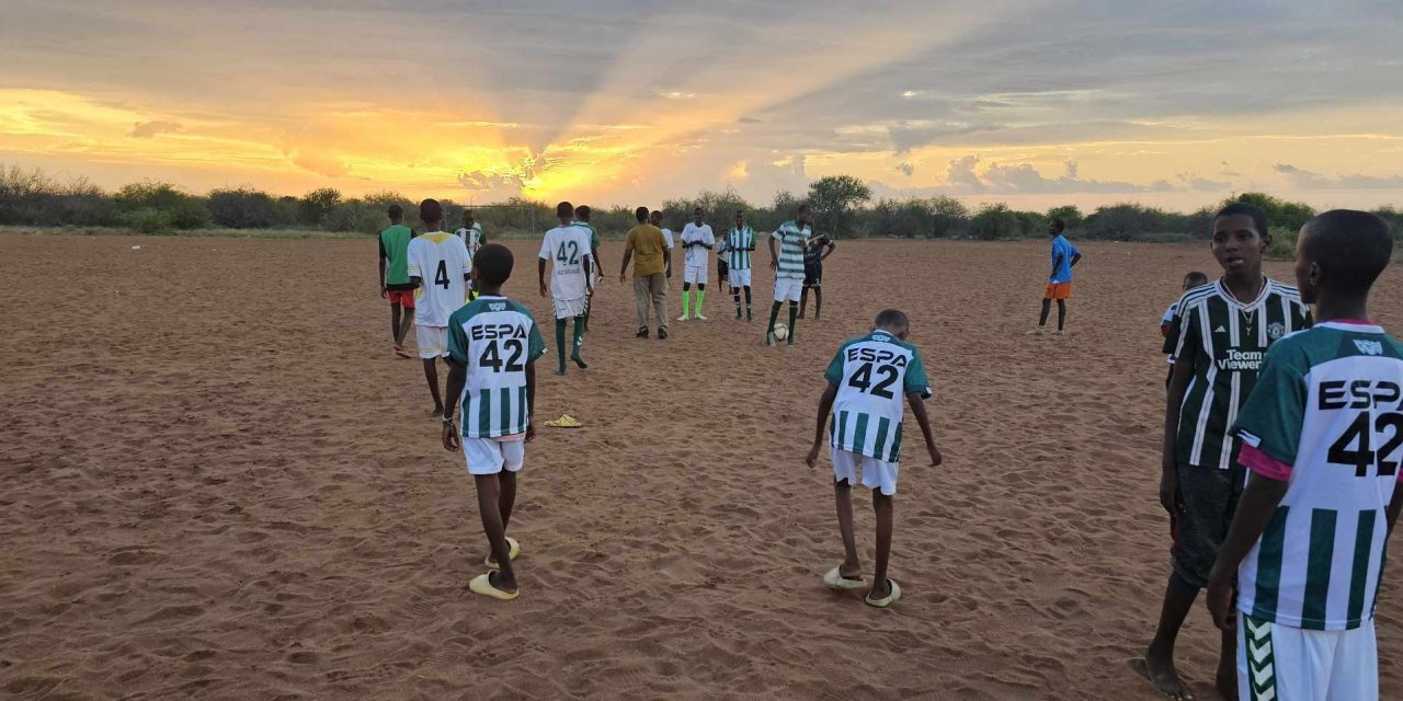 Kenyalı çocuklar Konyaspor formasıyla maç yaptı