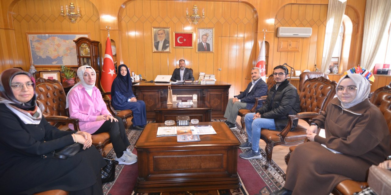 Konya’da üniversiteli öğrencilerden İl Müftüsü Öge’ye ziyaret