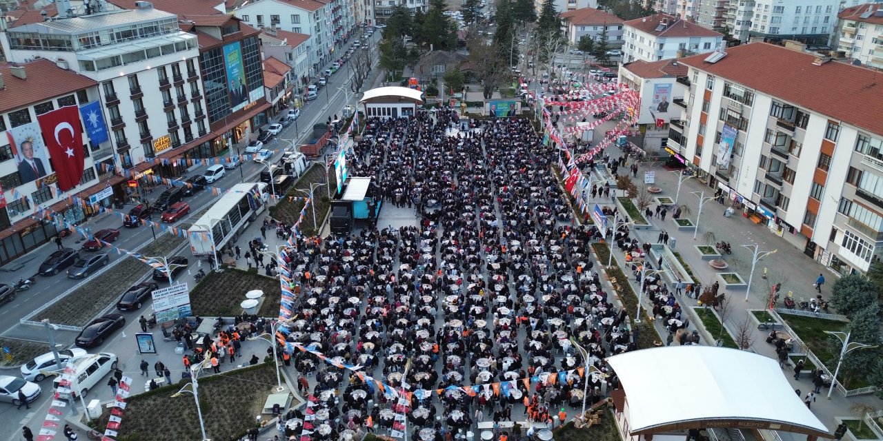 Konya’da binlerce kişi iftarda buluştu