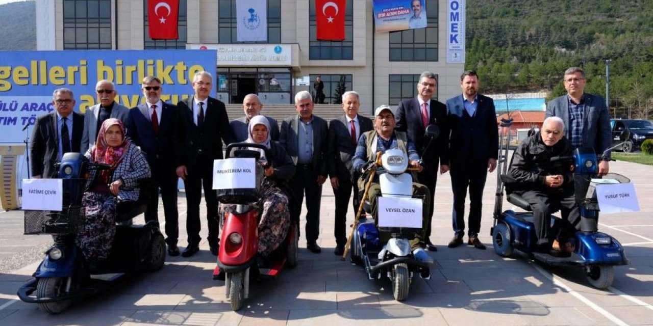 Konya’da engellilere akülü araba desteği