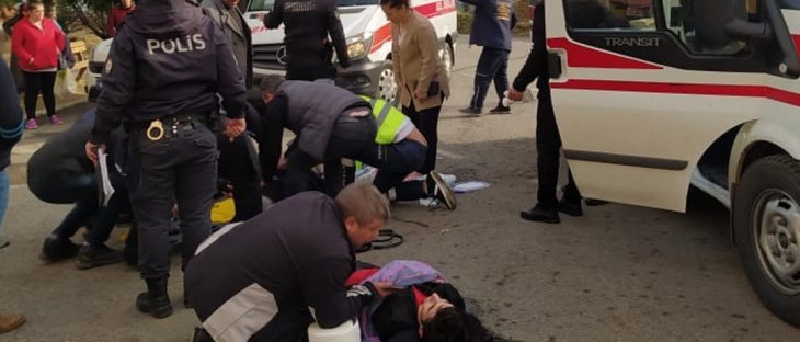 Freni boşalan minibüsten atlayan 4 kişi yaralandı