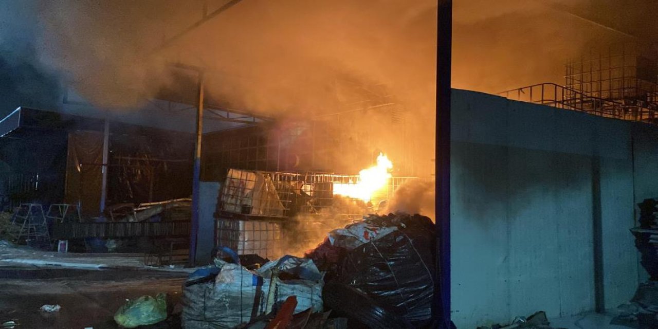 Sanayi sitesinde çıkan yangın büyüdü, 1 kişi öldü