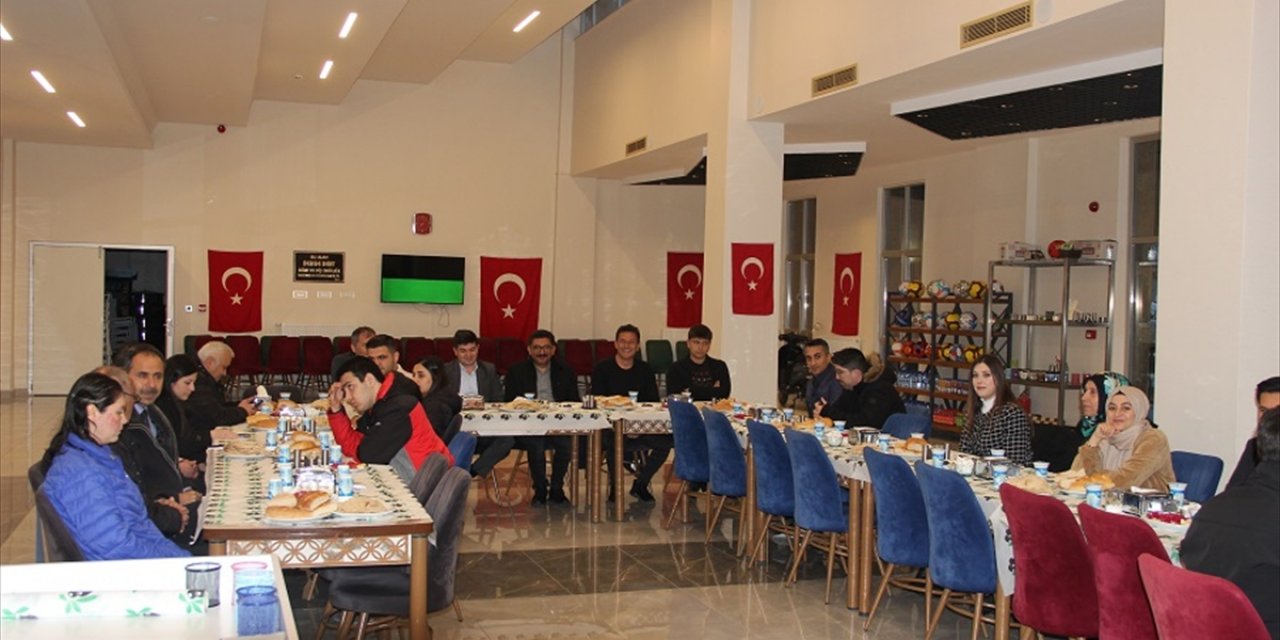 Yalıhüyük'te kamu çalışanları iftarda bir araya geldi