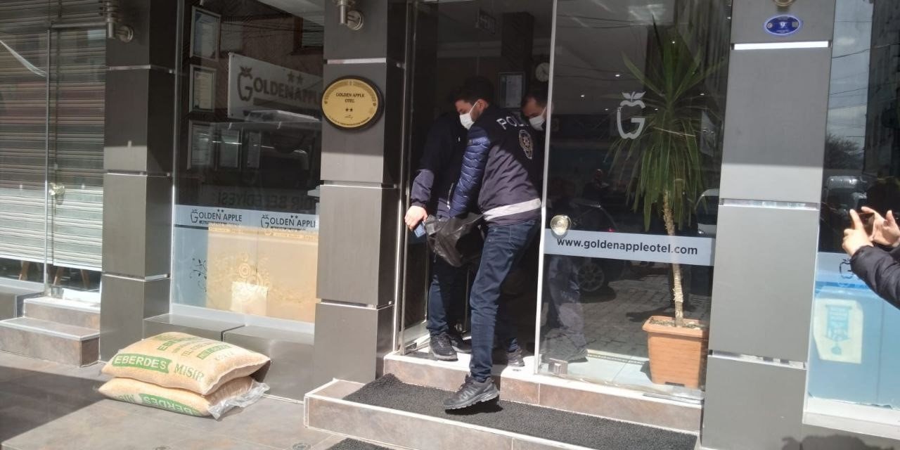 Yaşlı kadın otel odasında korkunç halde bulundu