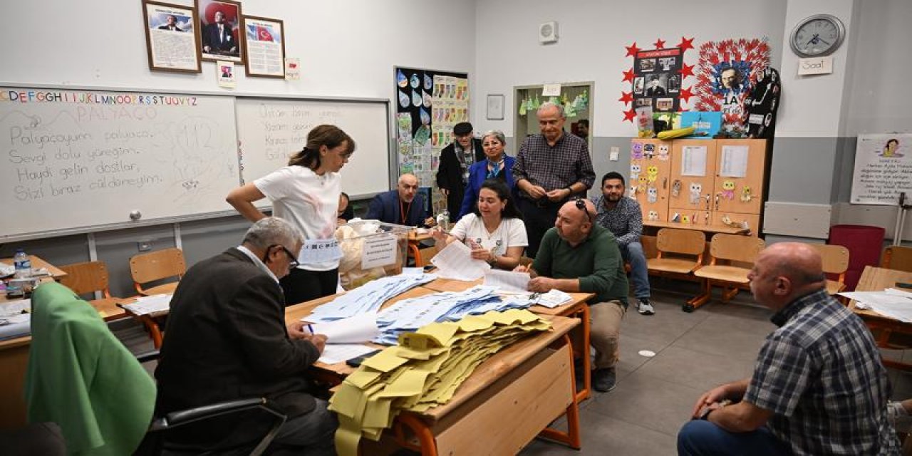 Oy sayım işlemi iftarda aralıksız devam etti