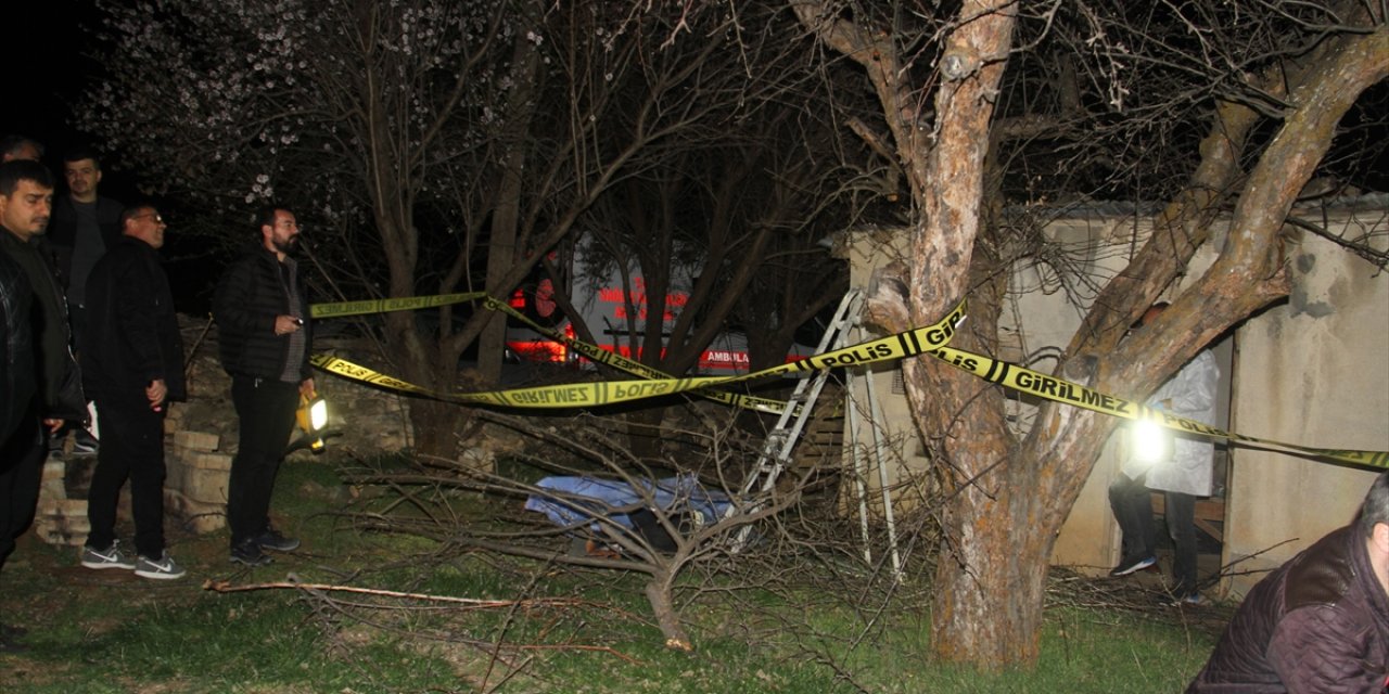 Konya’da bir kişi ağaç budamaya gittiği bahçede ölü bulundu