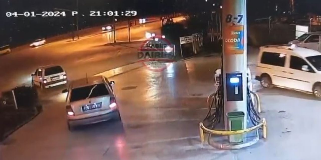 Konya’da 2 otomobilin çarpıştığı kaza anı kamerada
