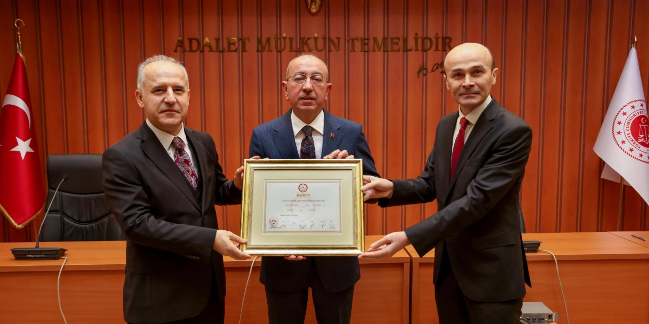 Meram’da bir ilke imza atan Başkan Kavuş mazbatasını aldı