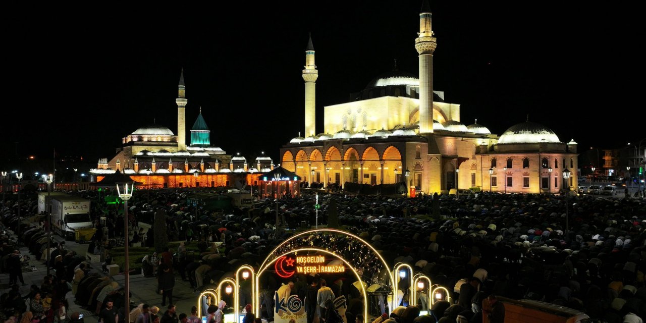 Konya’da Kadir Gecesi coşkusu