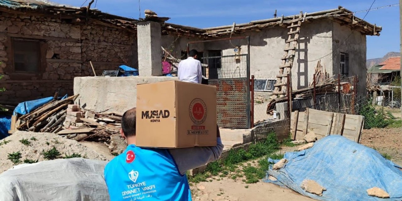 Konya’da ihtiyaç sahibi ailelere gıda kolisi yardımı