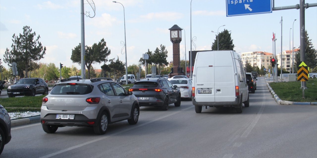 Demirkapı açıldı, yeni Konya-Antalya yolunda bayram yoğunluğu yaşanıyor