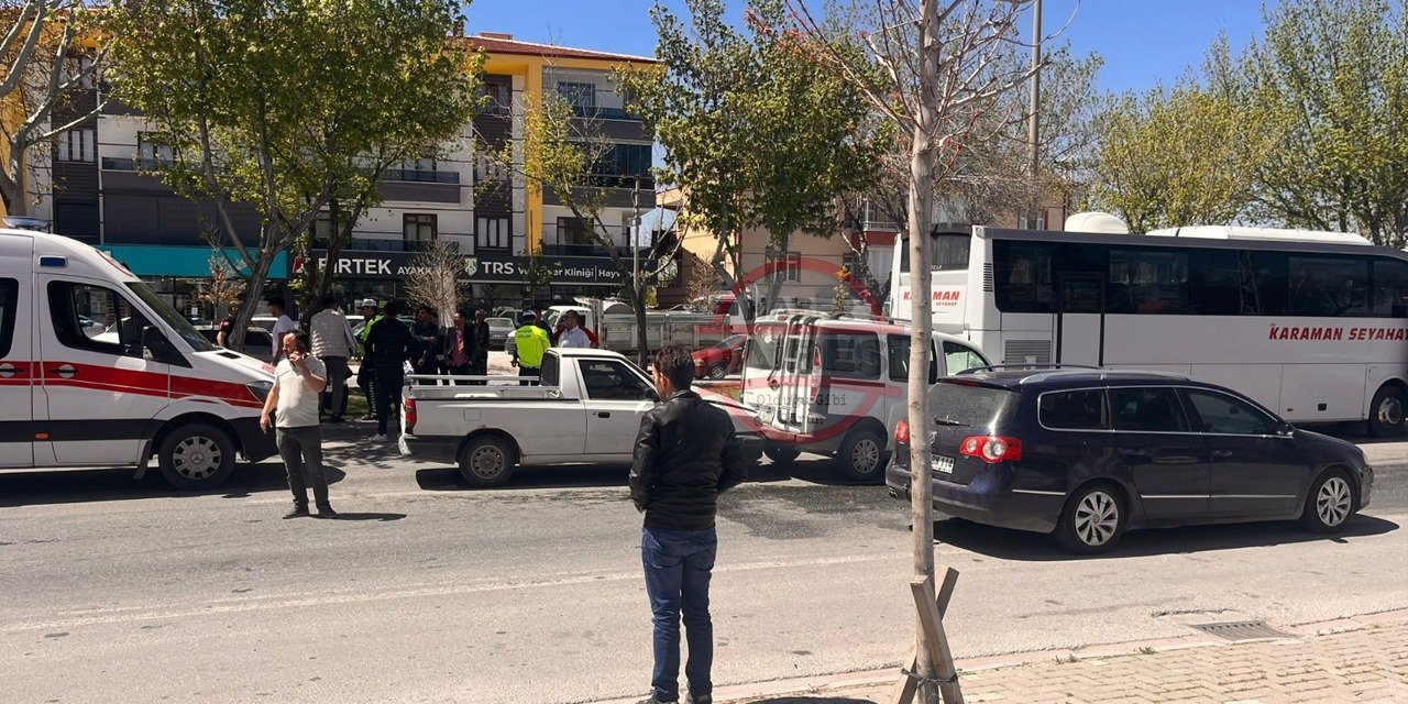 Konya’da biri yolcu otobüsü 3 araç çarpıştı! 5 yaralı var
