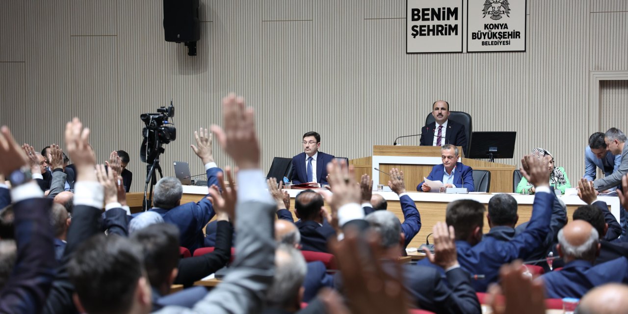 Konya Büyükşehir Belediye Meclisi seçim sonrası ilk kez toplandı