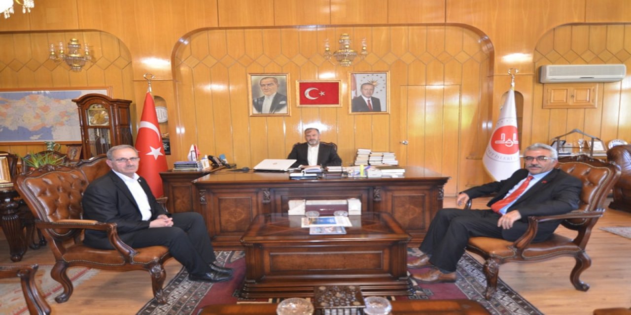 Türk Diyanet Vakıf-Sen Heyeti, İl Müftüsü Prof. Dr. Ali Öge'yi ziyaret etti