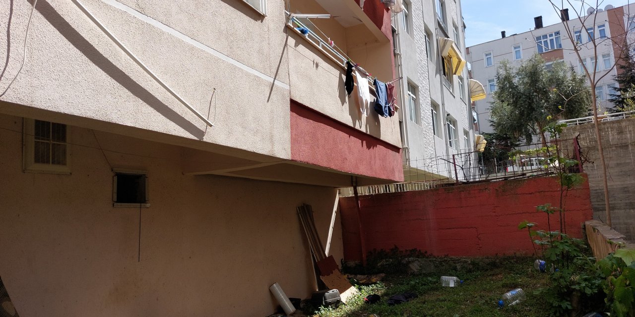 2 yaşındaki çocuk evin balkonundan düştü
