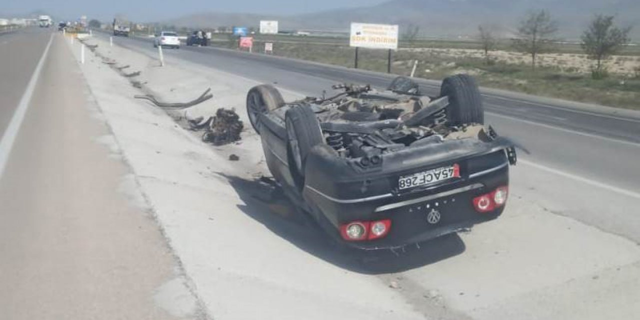 Konya’da devrilen otomobildeki 2 kişi yaralandı