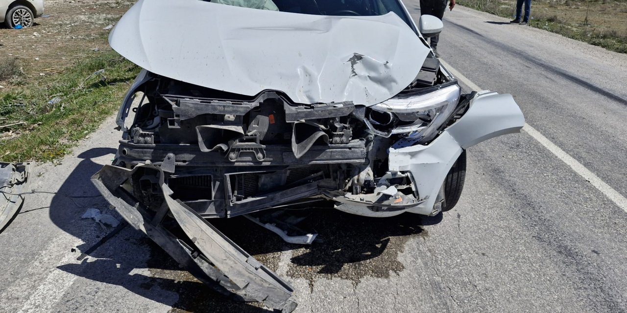 Konya’da 2 araç çarpıştı: 1 yaralı