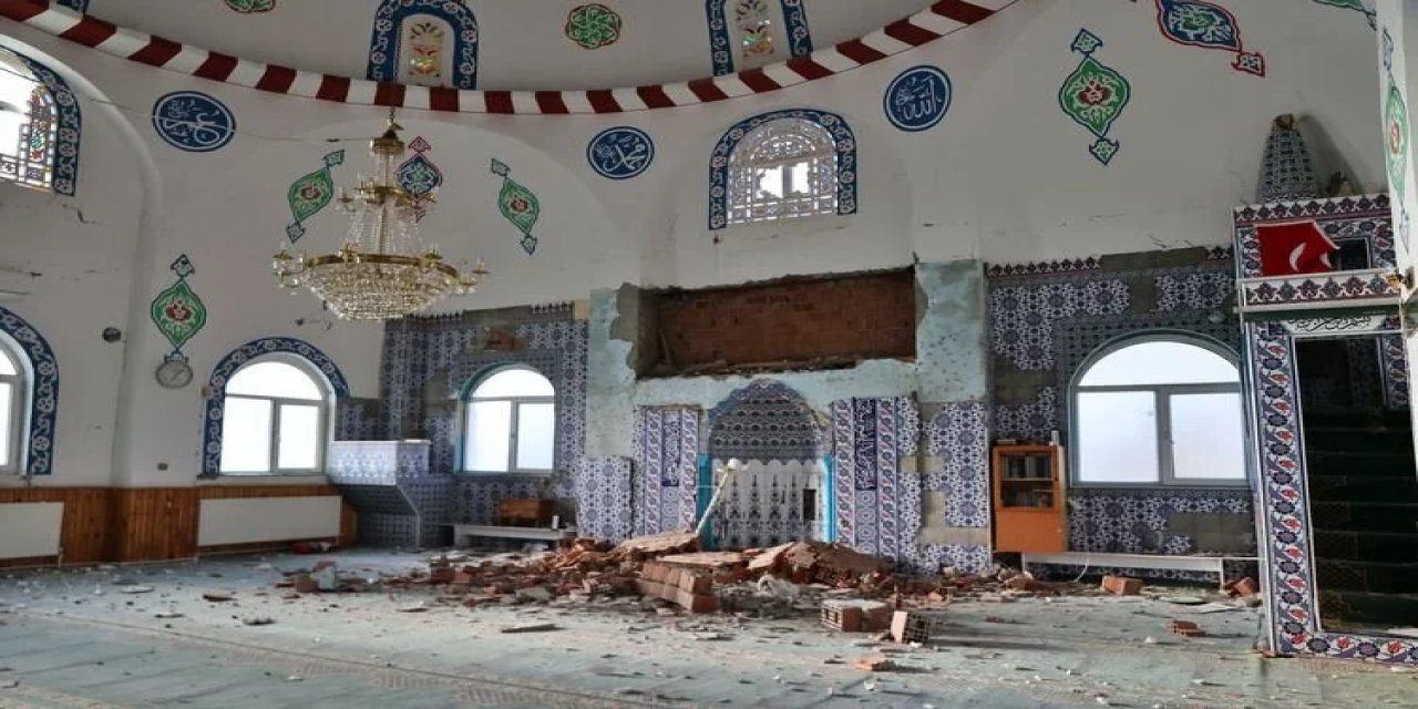 Sulusaray depreminde camiler ve kerpiç yapılar hasar gördü