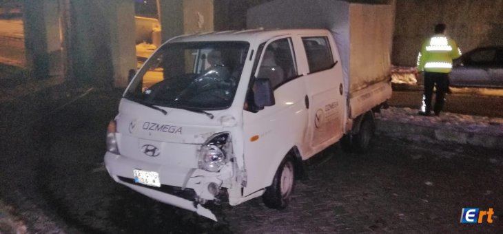 Konya’da kamyonet bariyerlere çarptı: 2’si çocuk 3 yaralı
