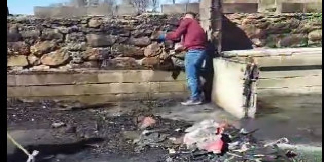 Konya’da bal satarak geçimini sağlayan kişinin tezgahı yakıldı