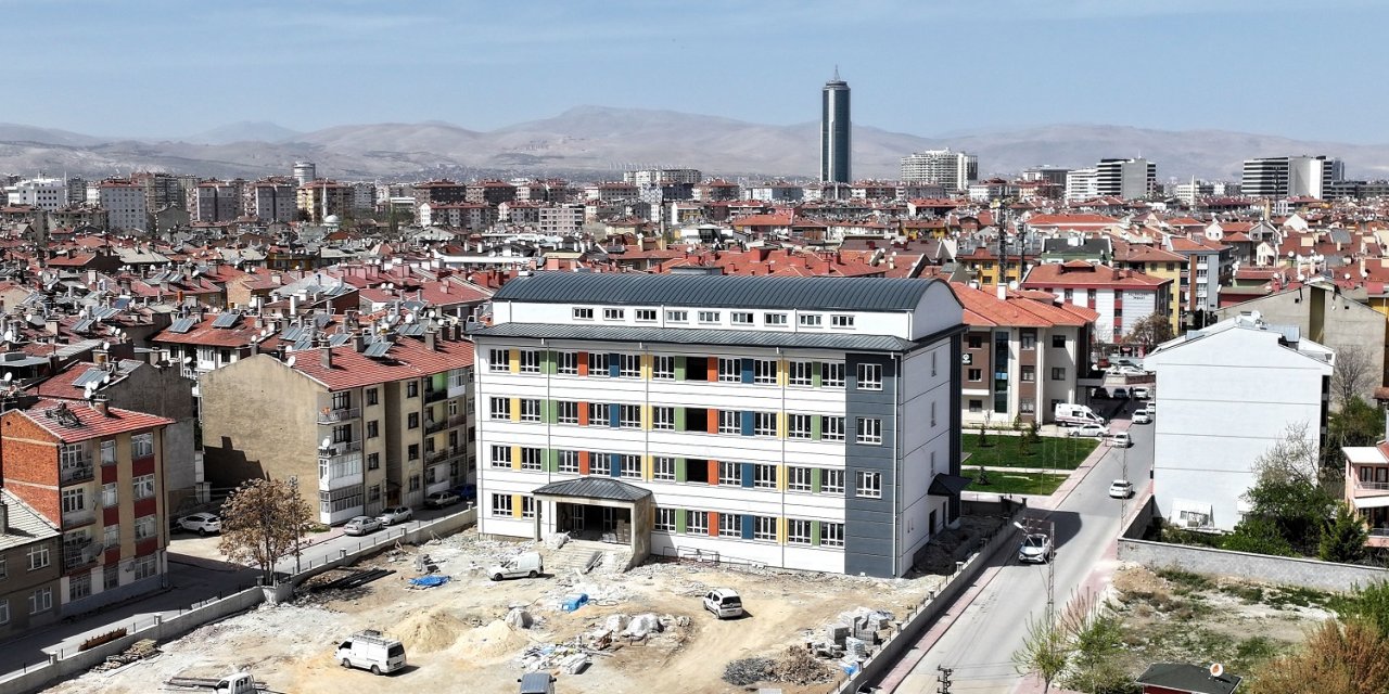 Konya’nın 60 milyon liralık yeni okulu açılışa gün sayıyor
