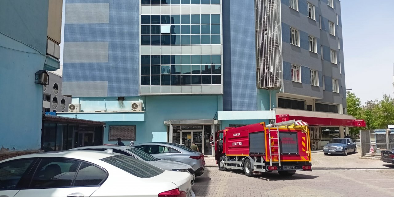 Konya kent merkezindeki bir iş merkezinde yangın çıktı