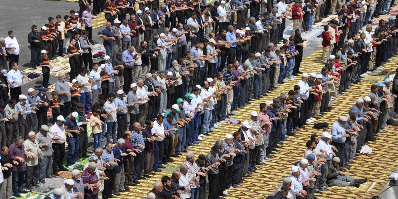 Konyalılar yağmur duası için bir araya geldi