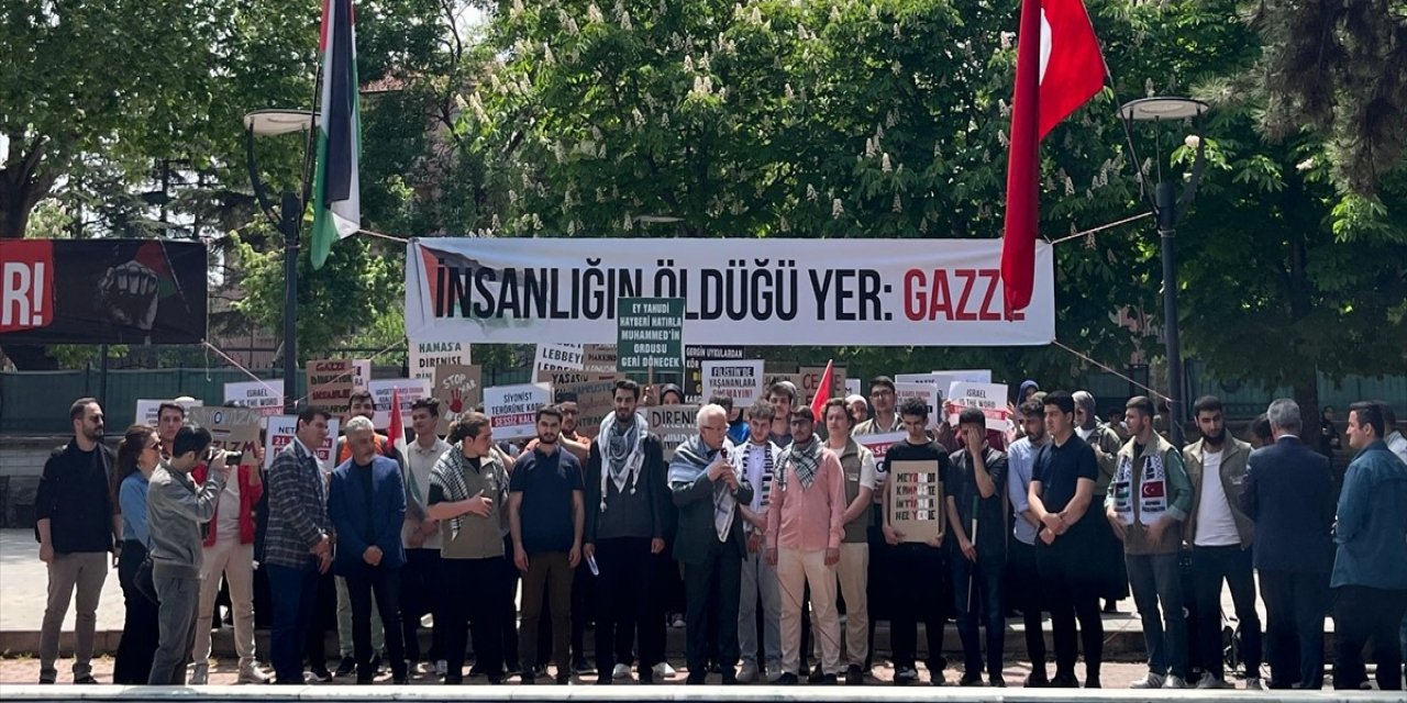 Konya'da öğrenciler ve akademisyenlerden Kampüste Filistin Nöbeti eylemi
