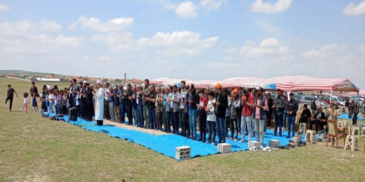 Yeterli yağış düşmedi, Konya’da çiftçiler yağmur duasına çıktı