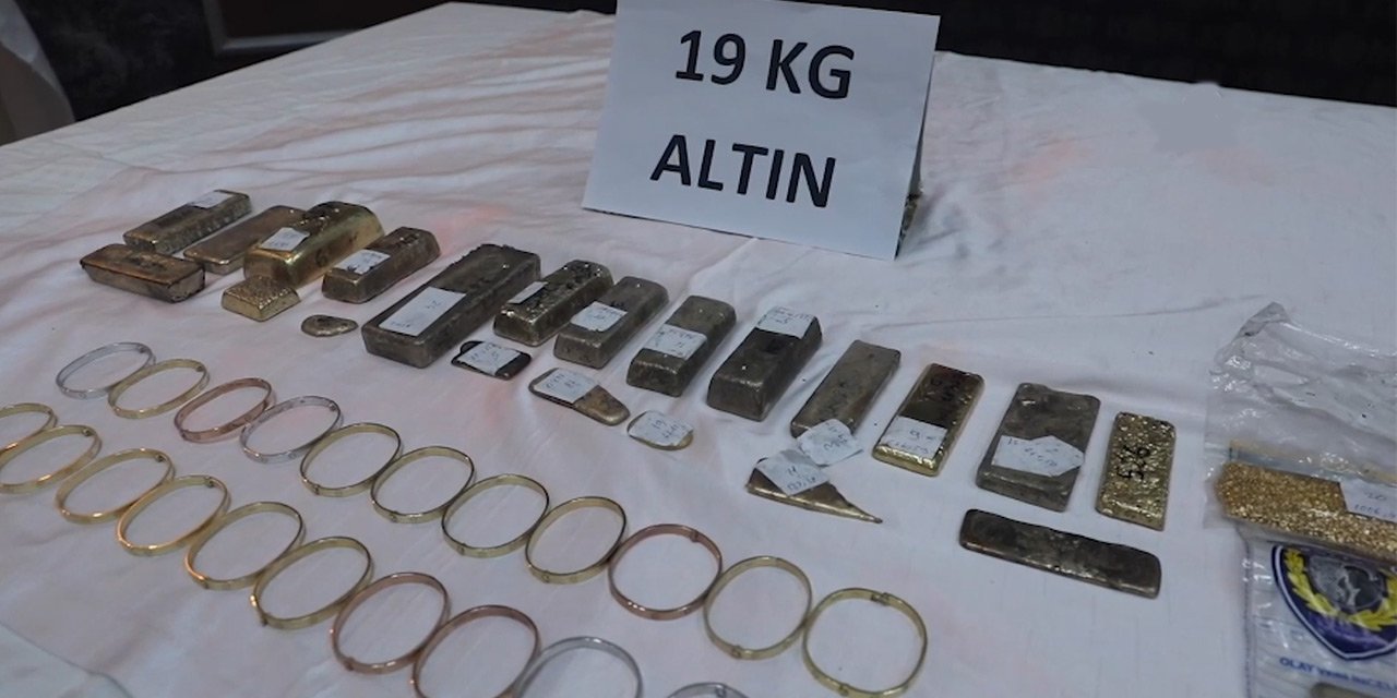 Sınır kapısında 19 kilo kaçak altın ele geçirildi