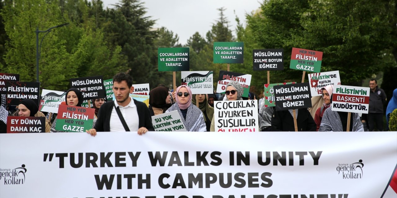 Konya’da AK Partili üniversiteliler Filistin eylemlerine destek verdi