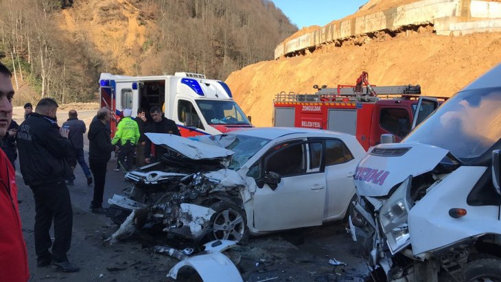 Konya plakalı otomobil kaza yaptı: 12 yaralı
