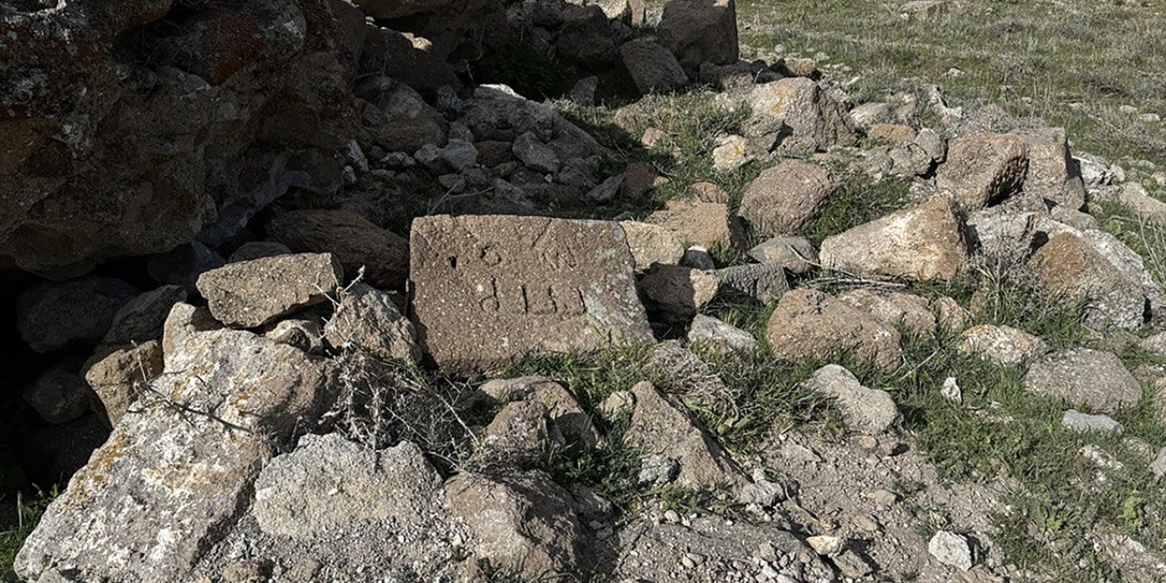 Konya sınırında! Yıkılan kilisedeki 4 taşta "Allah" yazısı bulundu