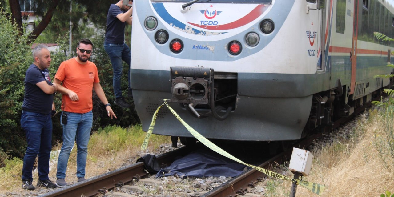 Hemzemin geçitte feci kaza! Yaşlı kadın trenin altında kalarak öldü