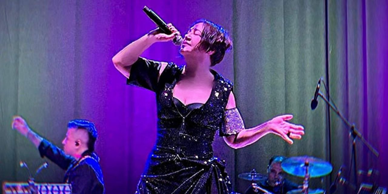 Ünlü sanatçı Nazan Öncel’in Konya konseri büyük ilgi gördü