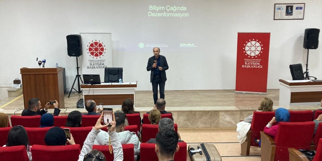 Konya’da Bilişim Çağında Dezenformasyon konferansı